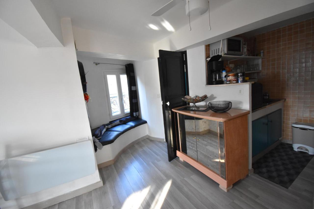 Studio Climatise Et Sa Terrasse Privee En Villa La Trinité 外观 照片