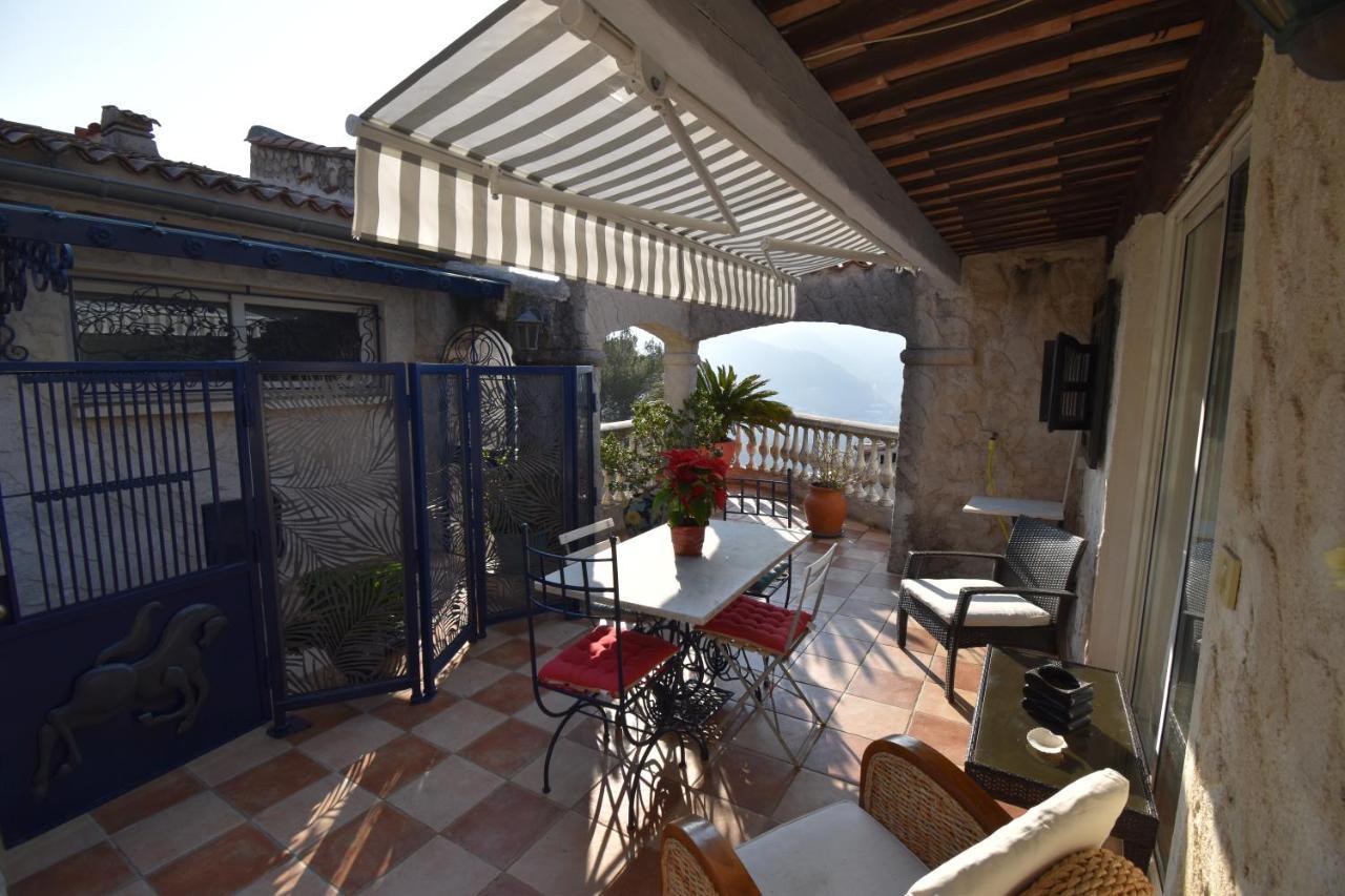 Studio Climatise Et Sa Terrasse Privee En Villa La Trinité 外观 照片