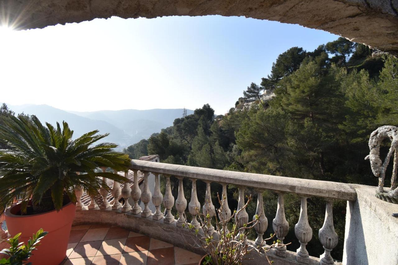 Studio Climatise Et Sa Terrasse Privee En Villa La Trinité 外观 照片