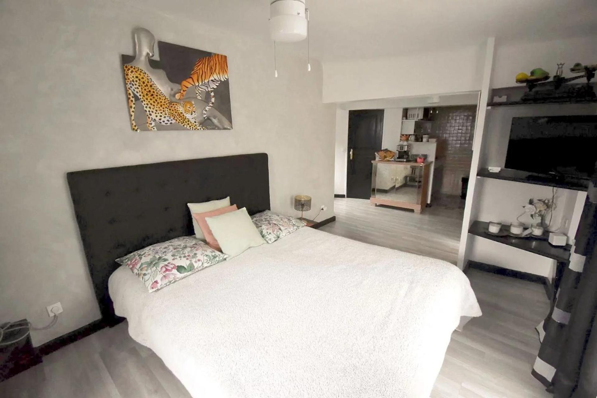 Studio Climatise Et Sa Terrasse Privee En Villa La Trinité 外观 照片