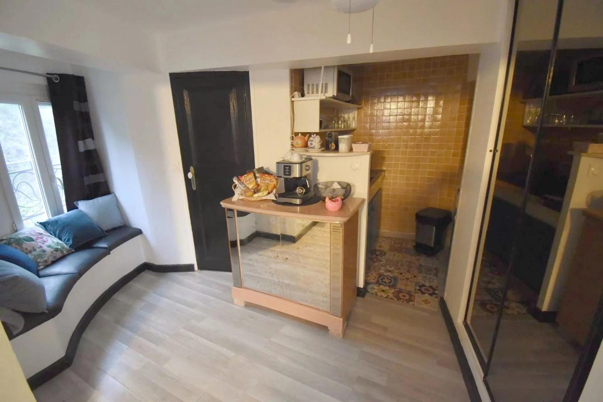 Studio Climatise Et Sa Terrasse Privee En Villa La Trinité 外观 照片